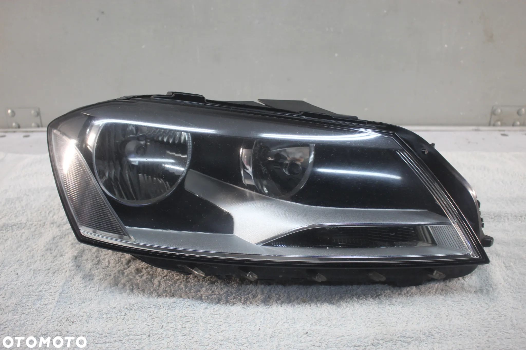 LAMPA PRAWA PRZÓD VOLKSWAGEN VW PASSAT B7 3AB941006 - 1