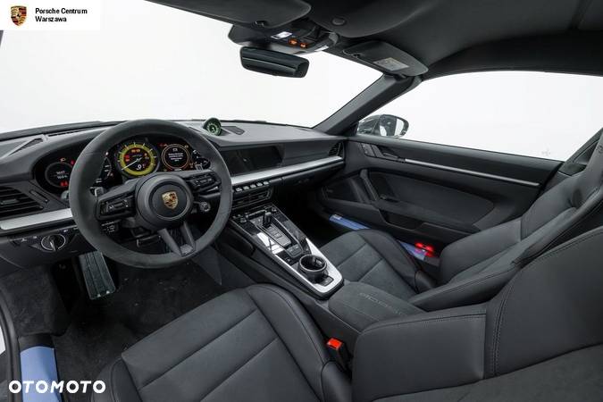 Porsche 911 Targa 4 GTS - 12