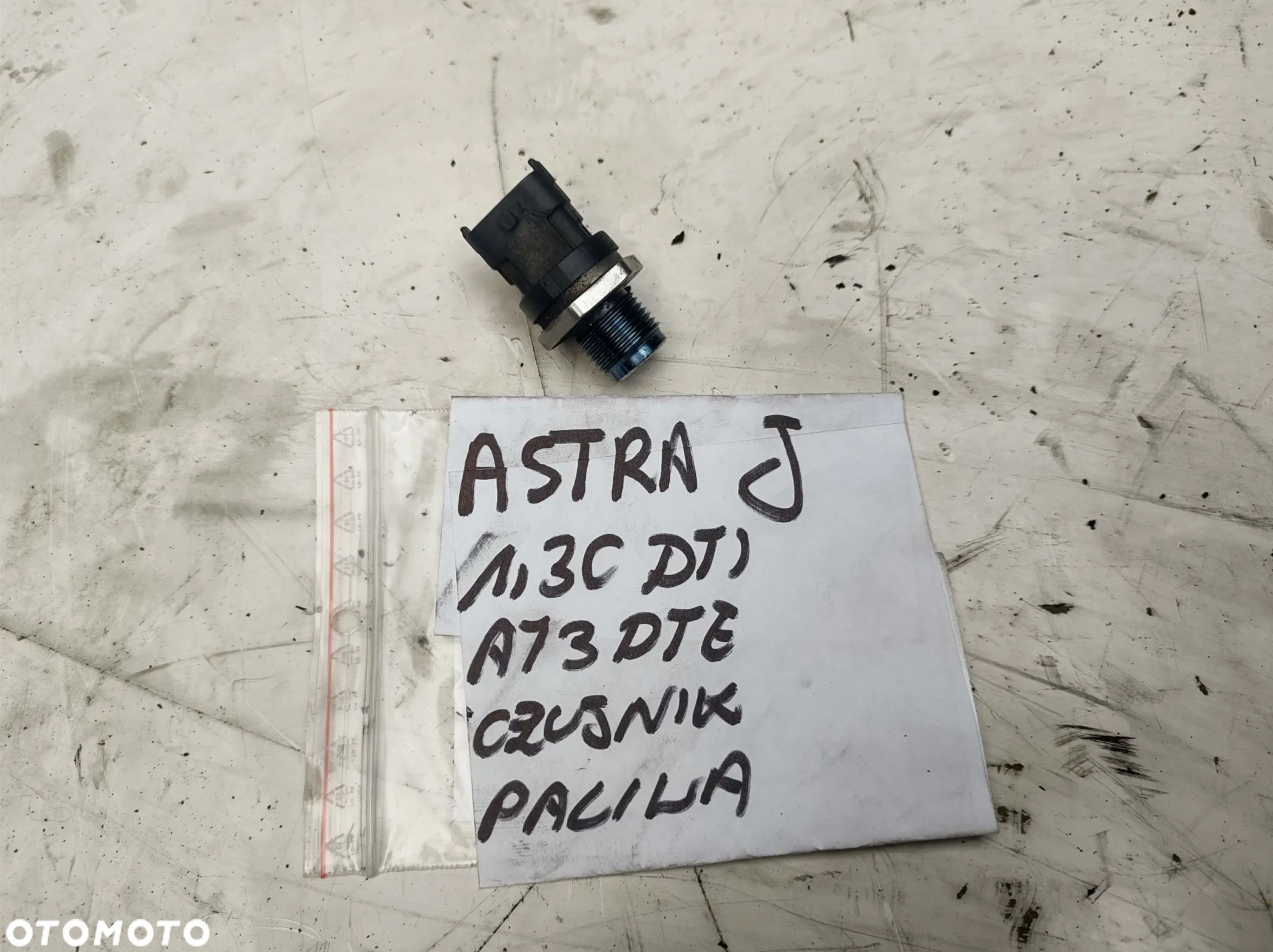OPEL ASTRA J 1,3CDTI  czujnik paliwa  A13DTE - 1