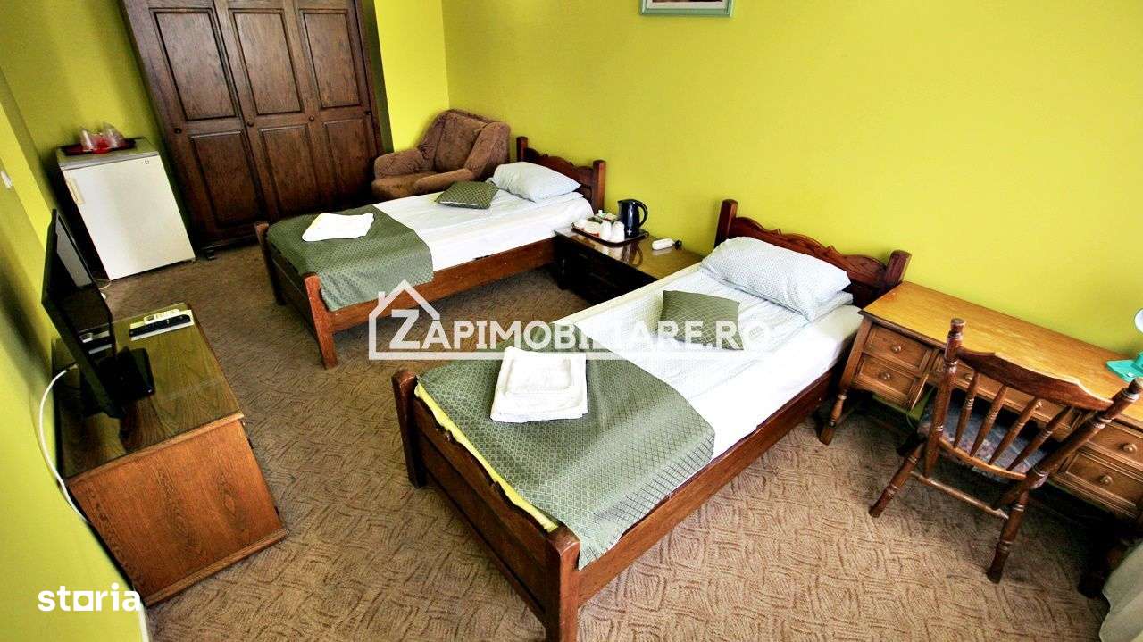 Pensiune aproape de centru,10 camere,13 băi,1 restaurant - Imagine principală: 4/20