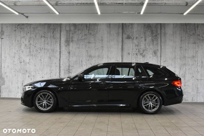 BMW Seria 5 520d M Sport - 2