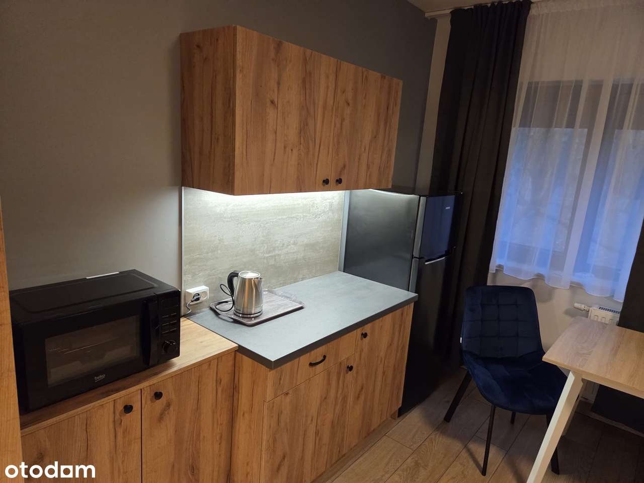 UMEBLOWANY DWUOSOBOWY POKÓJ Z ŁAZIENKĄ W NOWYM DOMU W PRUSZKOWIE - Pełny obrazek: 4/7