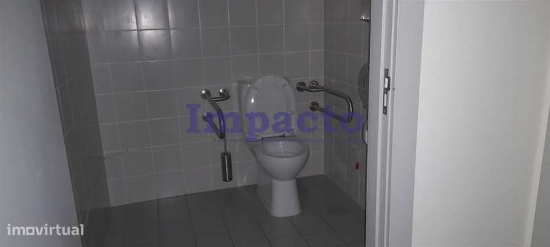 Loja em São João da Madeira para arrendar - Grande imagem: 5/8