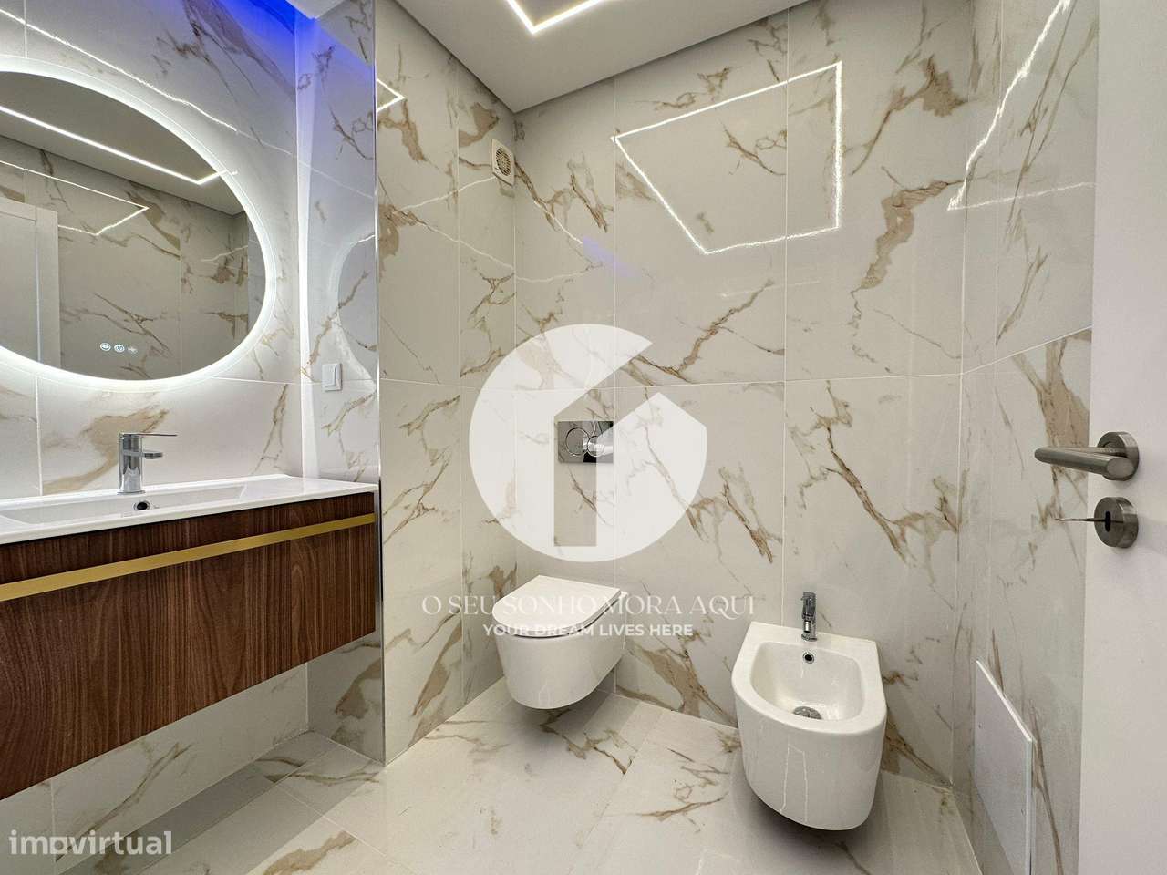 Apartamento T2 Remodelado na Primeira Linha do Mar - Quarteira-9