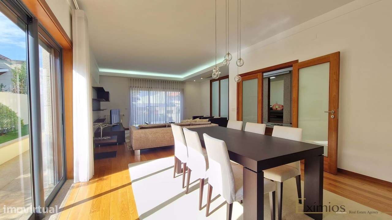 Moradia V5 com garagem fechada para seis carros, na Trofa - Grande imagem: 4/28