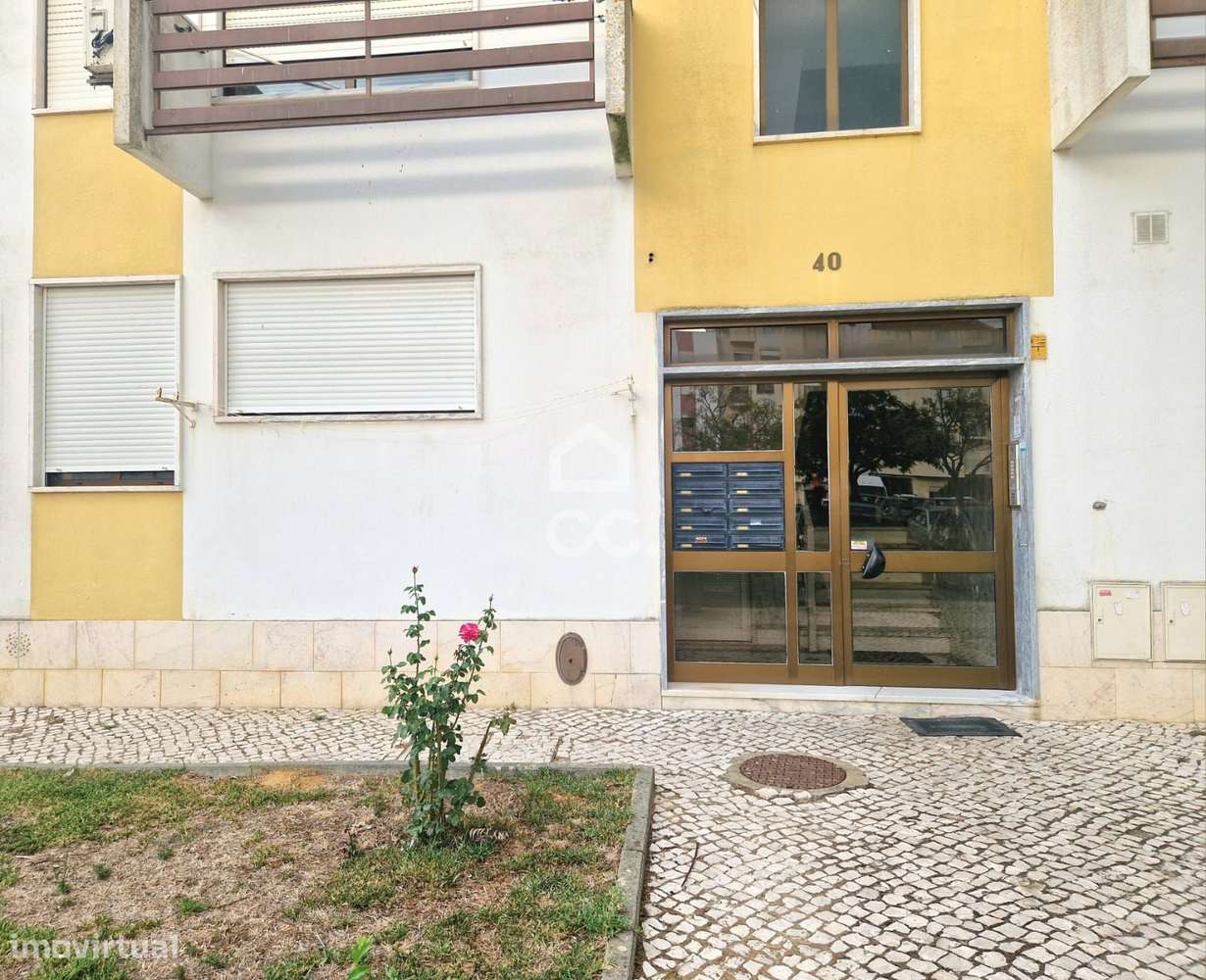 Apartamento T2 em Carregado, Alenquer-15