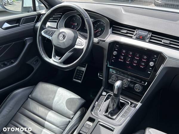 Volkswagen Passat 2.0 TDI Elegance DSG - 17