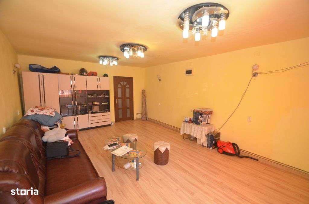 Apartament in zona Elisabetin cu intrare din strada - Imagine principală: 1/12
