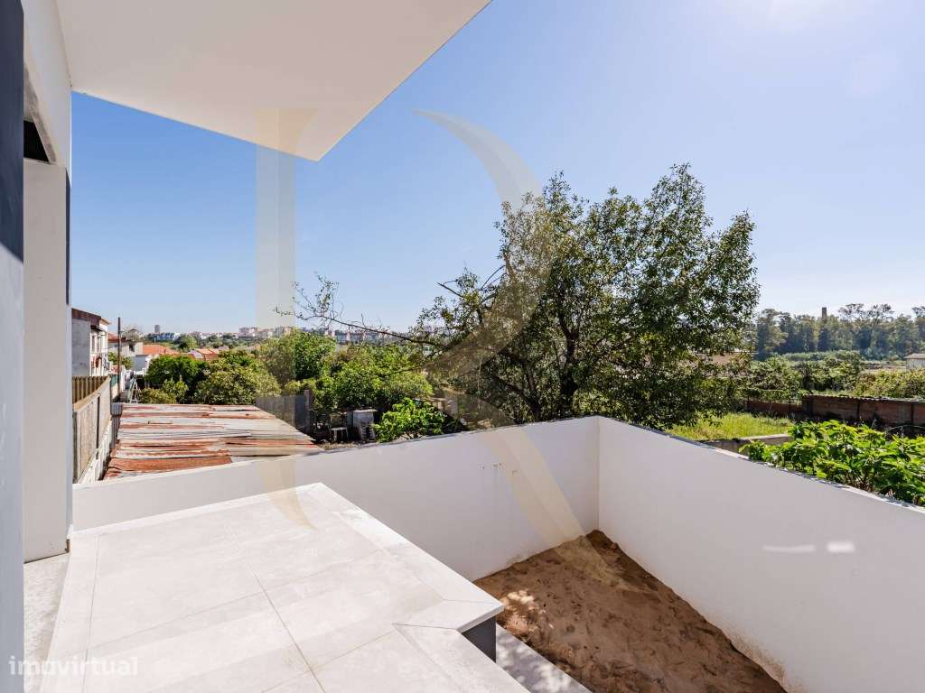 Moradia T4 nova com logradouro nas Paivas - Amora - Seixal-33