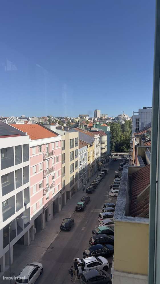 Apartamento T2 em Avenidas Novas com elevador-15