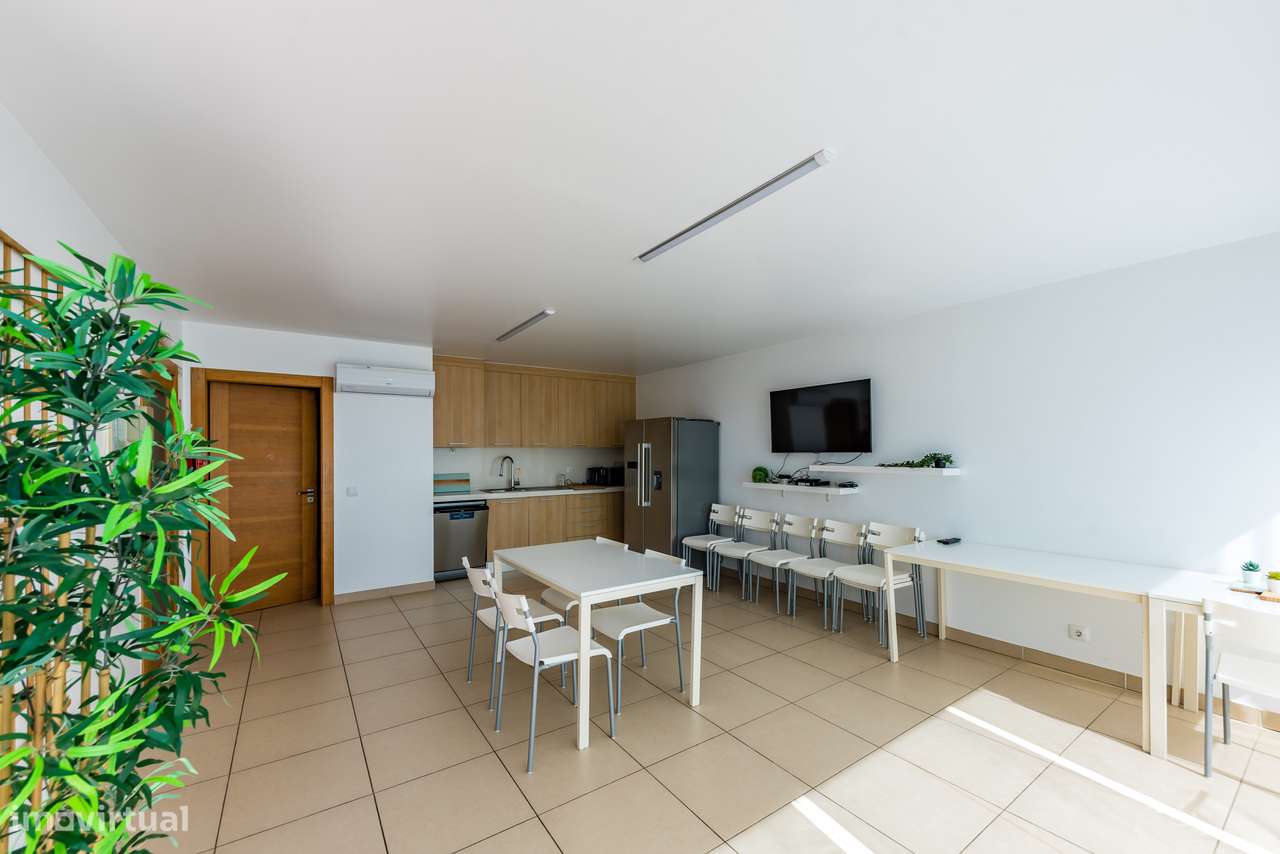 T2 | Condomínio Qta. Comendadeiras | Piscina | Varandas | Parqueamento-30