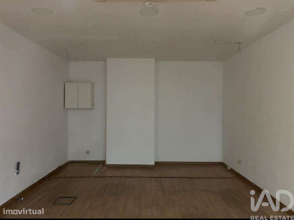 Loja / Estabelecimento Comercial em Benfica de 20,00 m2 - Grande imagem: 4/4