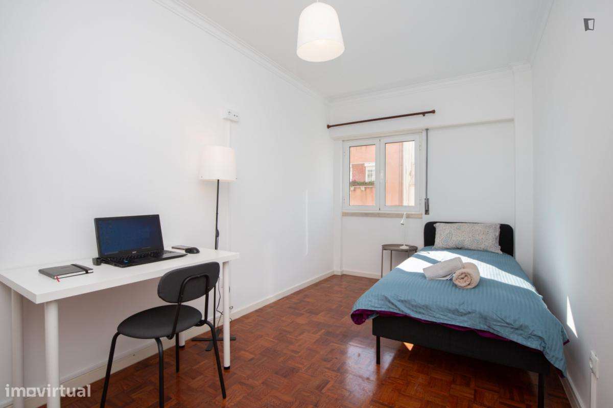 Quarto - localizado em Sete Rios Lisbon - Grande imagem: 3/10