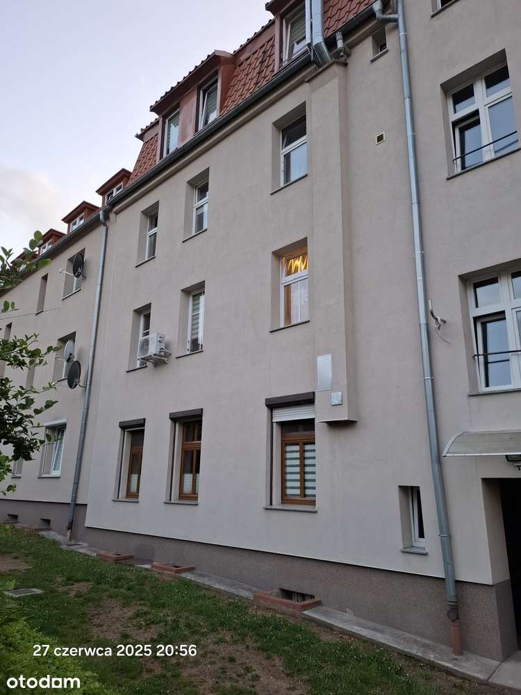 Przestronne 4-pokojowe, dwupoziomowe mieszkanie z ogrodem - Pełny obrazek: 2/20