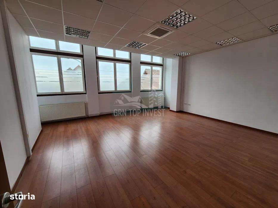 Cladire birouri 900mp 14 locuri parcare zona Piata Cluj - Imagine principală: 5/7