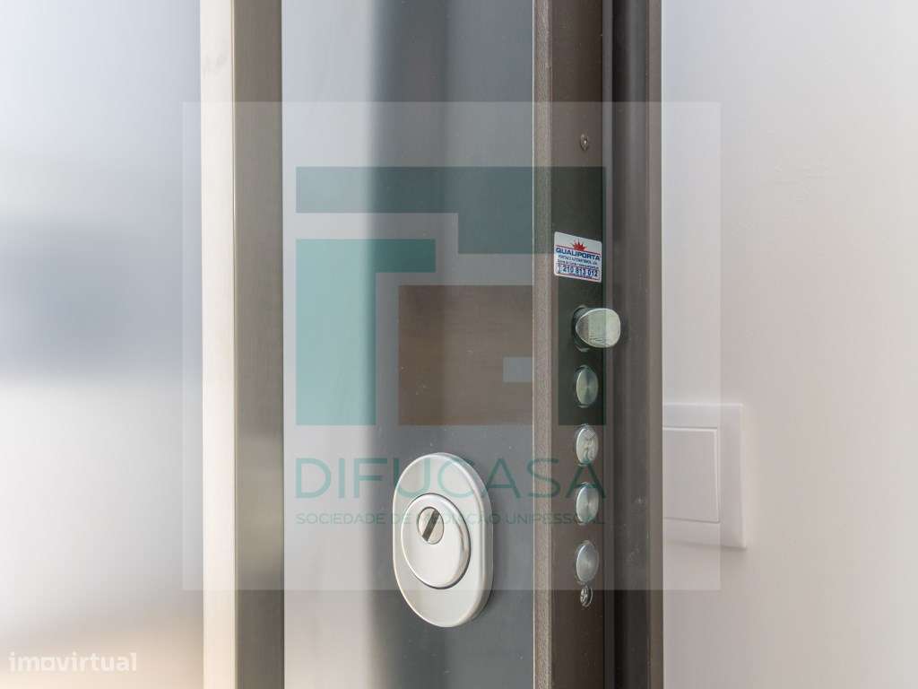 R084_2_Moradia Geminada T3+1-6