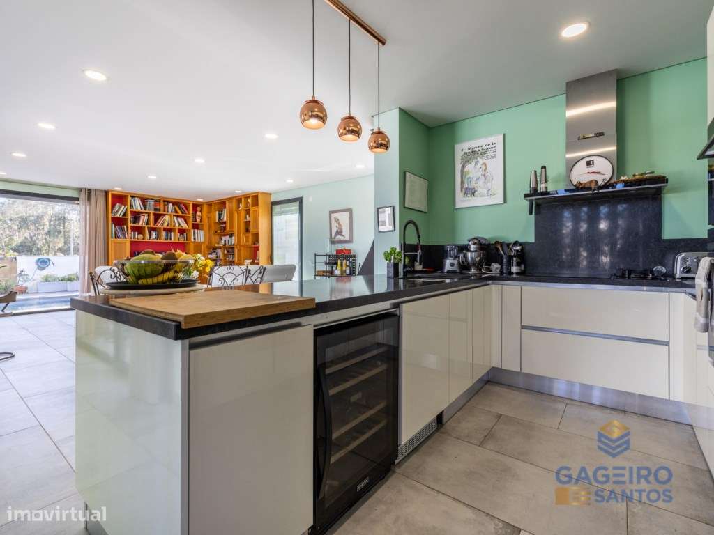 Moradia Térrea T3 Contemporânea com Piscina-16