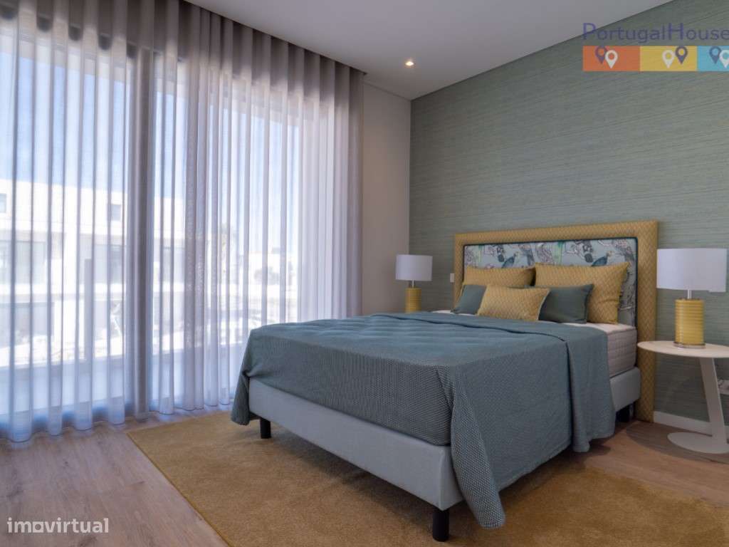 Vivenda T4+1 na praia do Areal com piscina.-25