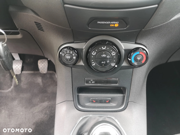 Ford Fiesta 1.0 Ambiente - 22