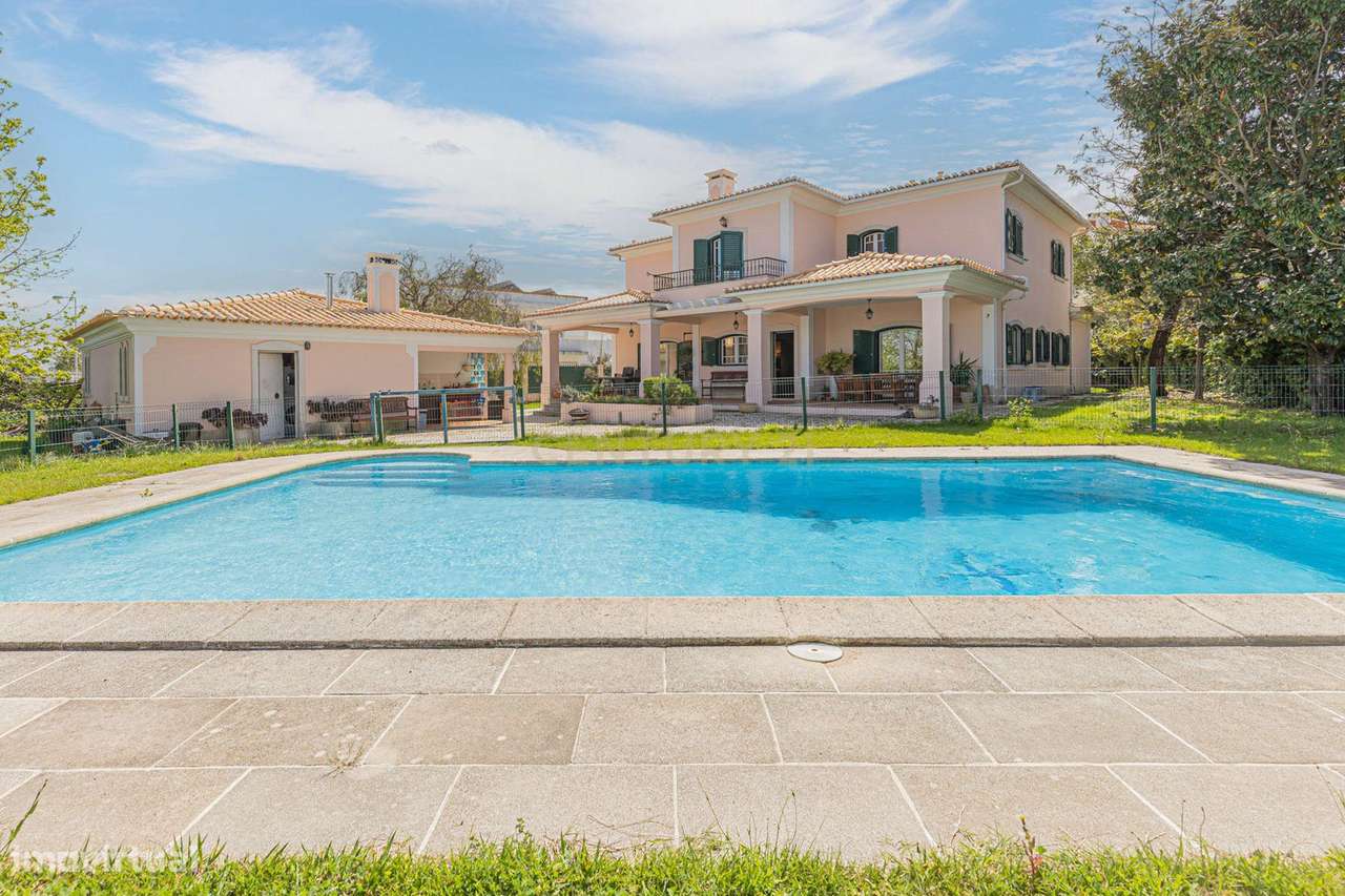 Moradia T5 - Almada - Piscina - Garagem -  364 m² - Terreno 1.024 m² - Grande imagem: 1/60