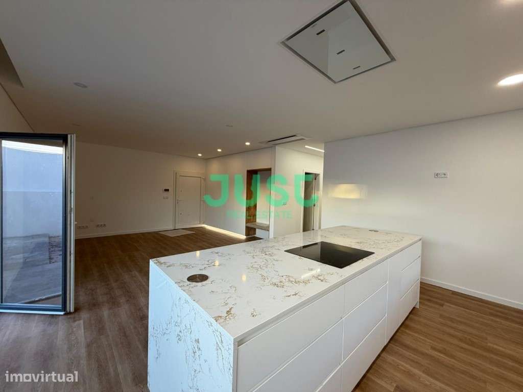 Moradia térrea, T3 + 1 com 2 suítes em Pinhal General - Fernão Ferro.-6