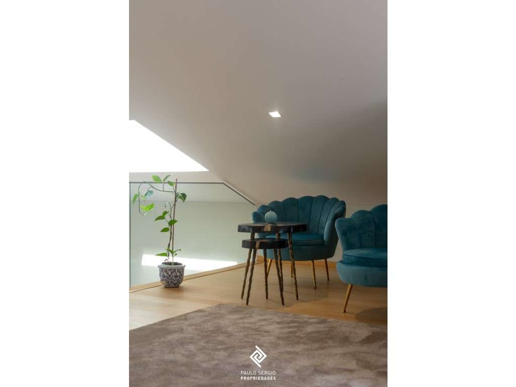 Apartamento T2 Duplex em Espinho-18