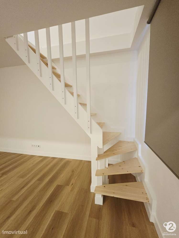 Moradia T0 Duplex totalmente remodelada no Bonfim-9