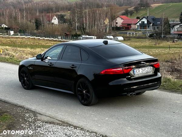 Jaguar XF 2.0 i4D R-Sport - 11