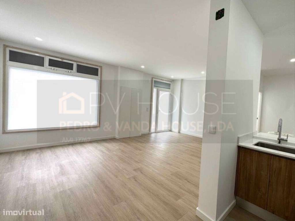 T4 Totalmente Remodelado com Suite e Cozinha Equipada | Rio de Mouro-13