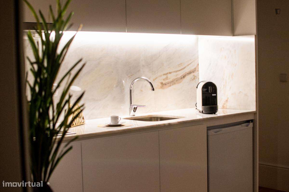 Apartamento com 1 quartos - localizado em São Nicolau Porto - Grande imagem: 5/10