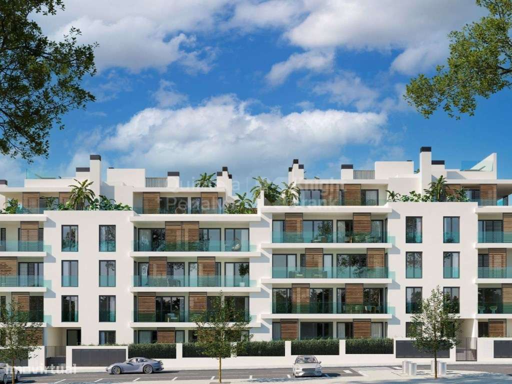 Apartamento T3 com jardim, localizado na Parede, Cascais-37