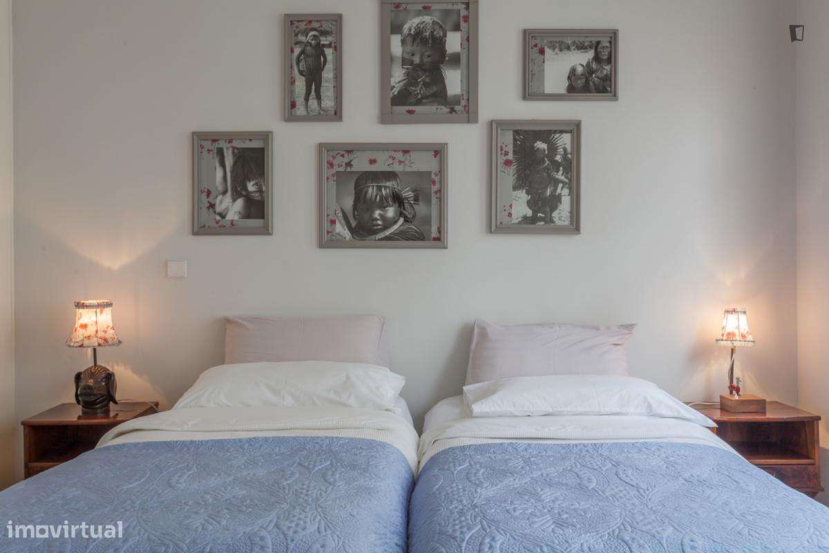 Quarto - localizado em Santo Ildefonso Porto - Grande imagem: 5/20