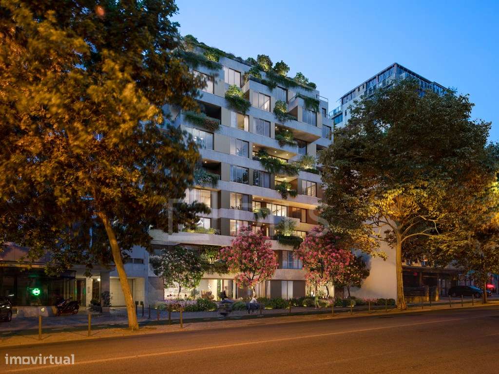 Apartamento T3 com varanda e 1 lugar de estacionamento em Alvalade - Grande imagem: 5/71