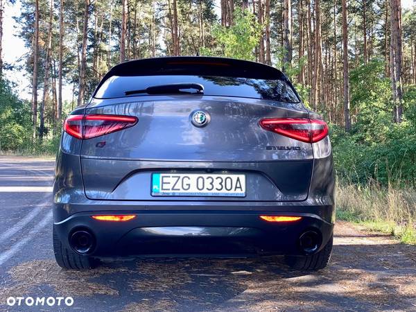 Alfa Romeo Stelvio 2.2 JTDM B-Tech Edition Q4 - 6