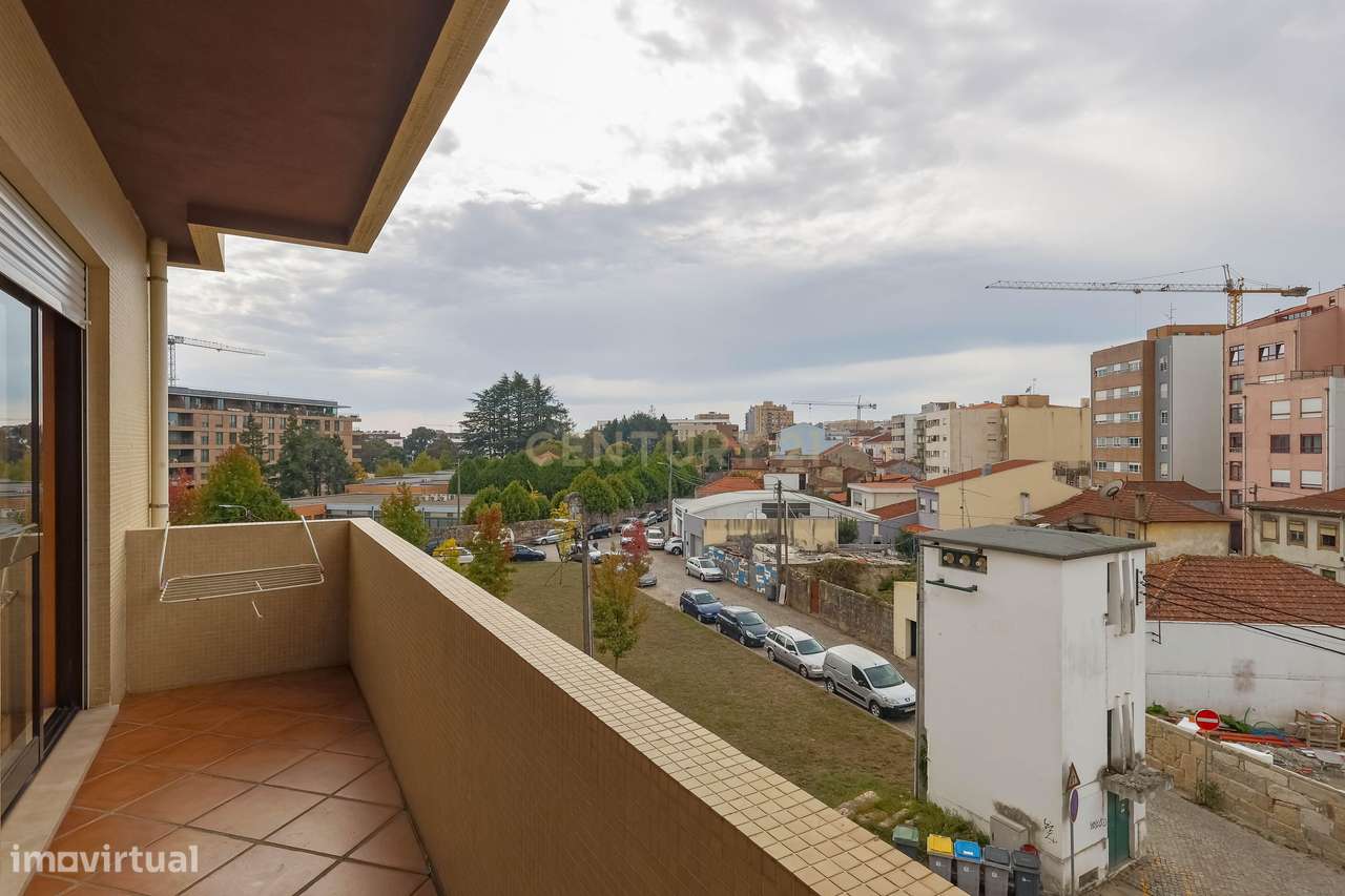 Apartamento T3 em Aguas Santas com Suite e garagem-9