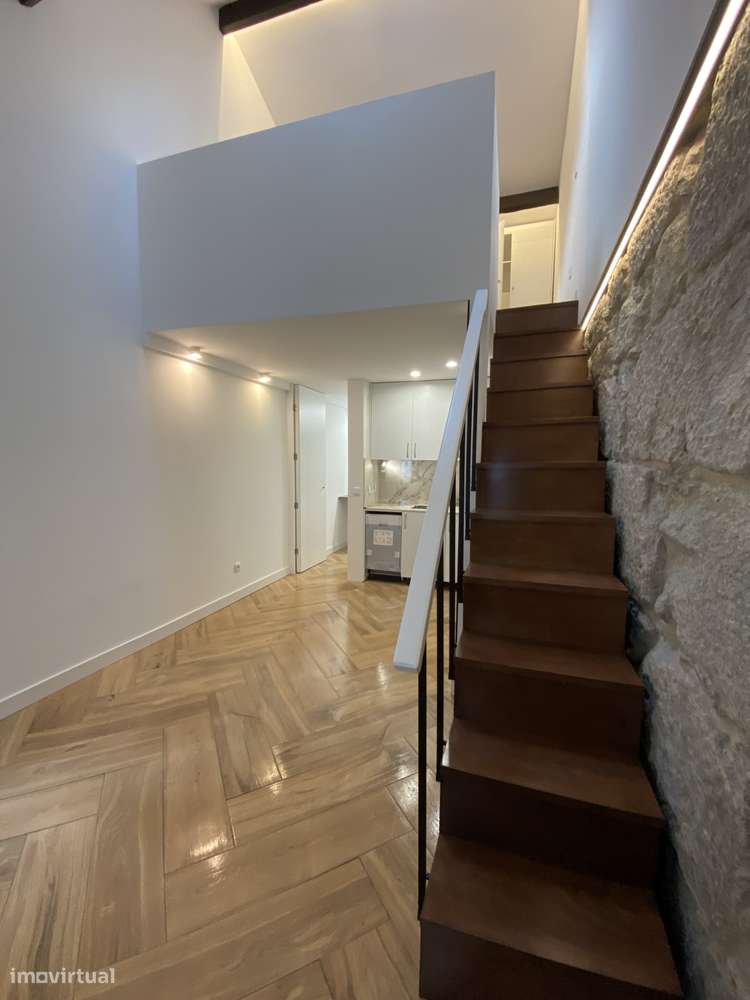 Estúdio com Mezzanino para venda – Trindade / Centro do Porto - Grande imagem: 4/17