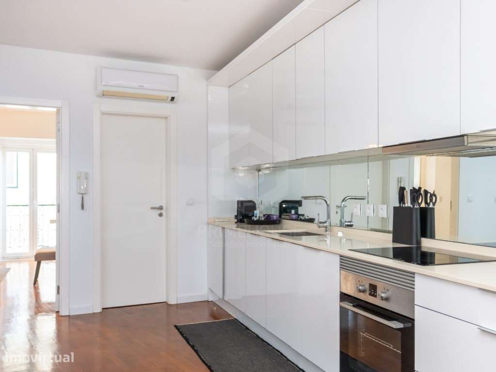 Predio no centro historico do seixal-14