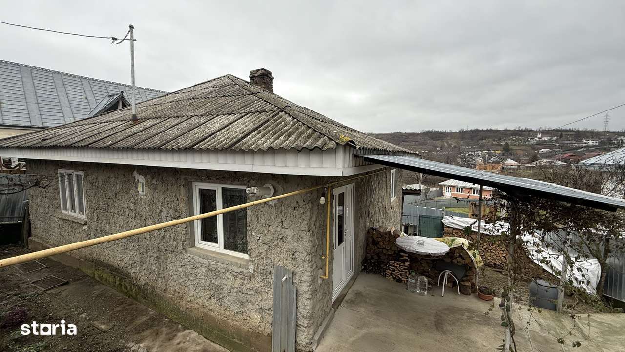 Casa in Margineni - Imagine principală: 2/12