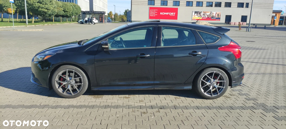 Ford Focus ST - 18