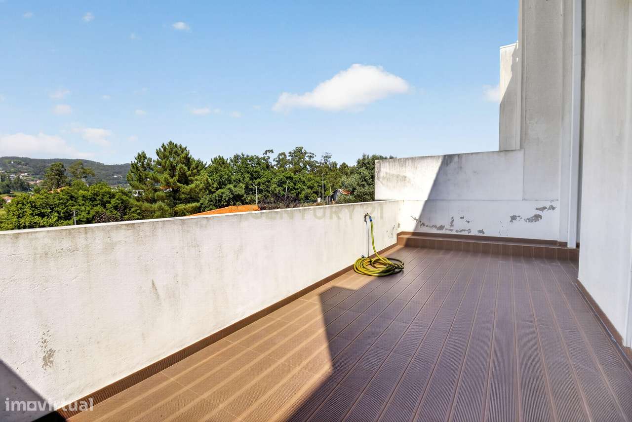 Moradia T3 com Suite, Jardim e Eficiência Energética A em Sequeade, Ba-7