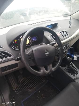 Dezmembrez Renault Megane 3 din 2011, K9K R8 - 2