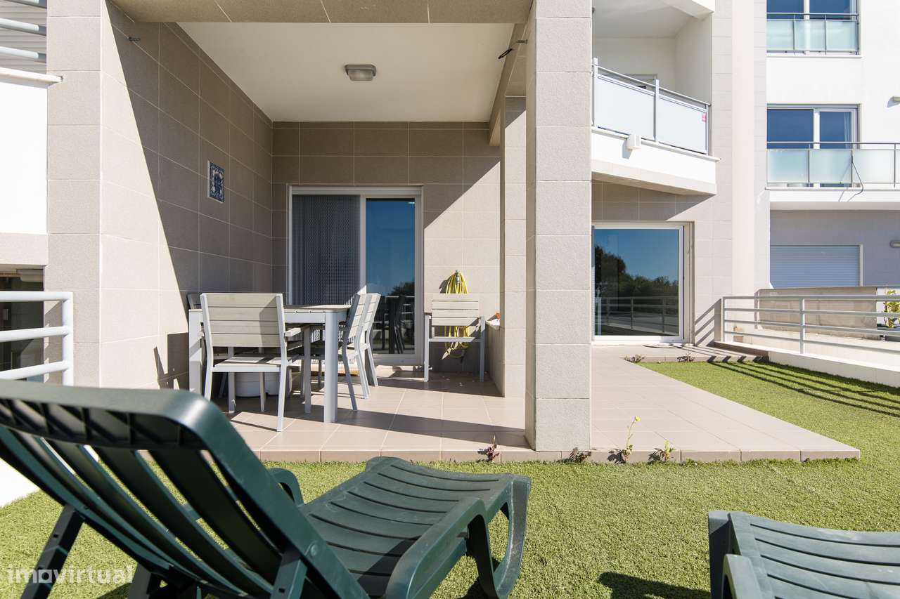 Apartamento T2 logradouro piscina vista mar e vila Sesimbra-9