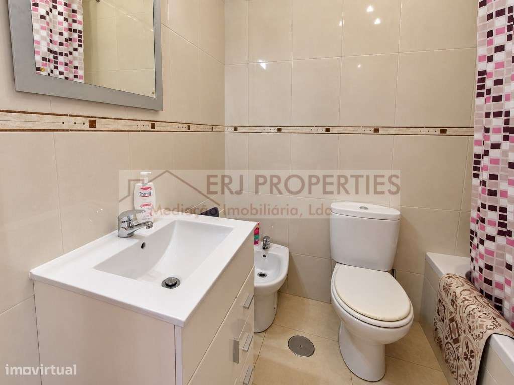 Moradia de Charme em Altura | 3 Quartos, Garagem e a 950 m da Praia-20