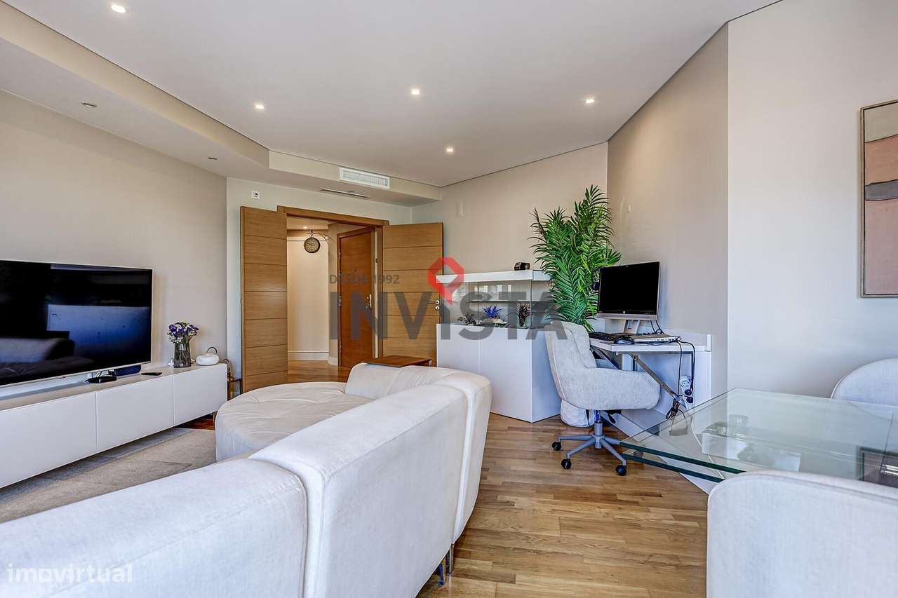 Apartamento renovado no Edificio Planicie-7