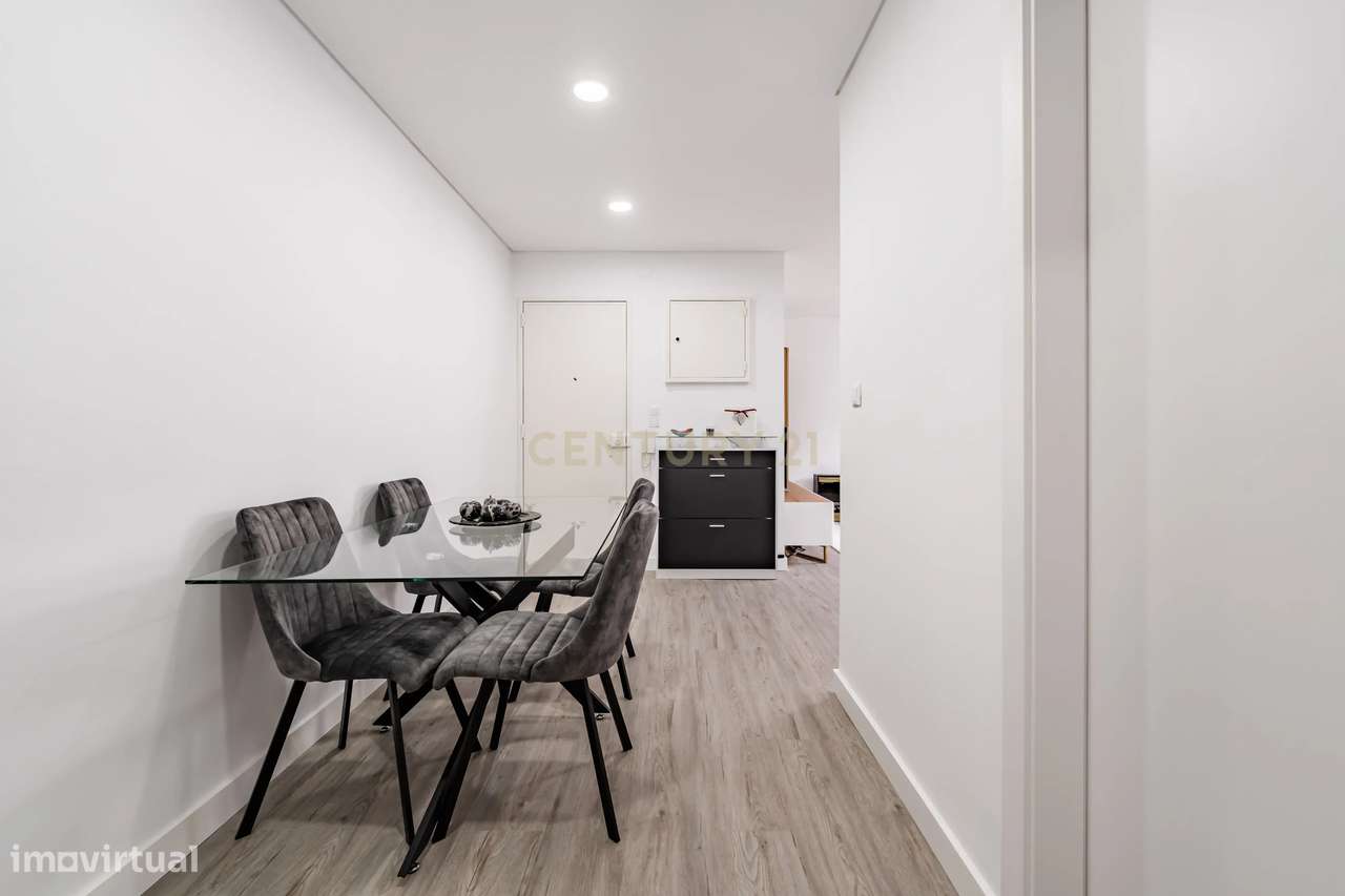 Apartamento T1 Como Novo, em Corroios-19
