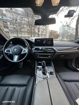 BMW Seria 5 530e xDrive - 15