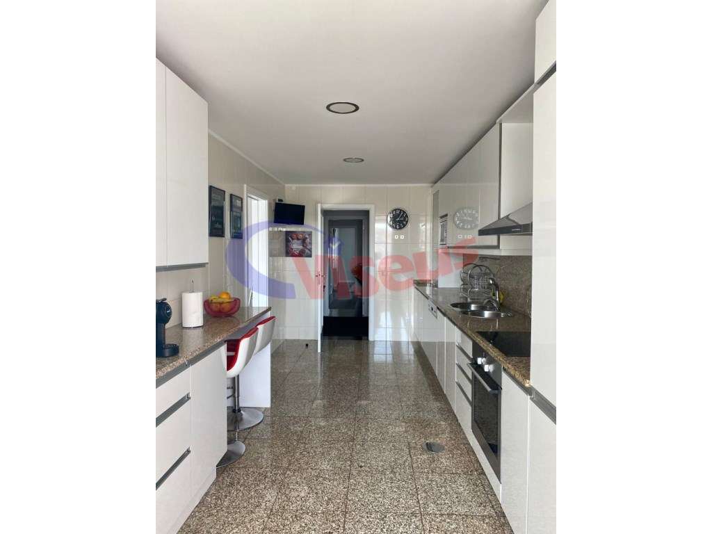 Apartamento T2 Penthouse Mobilado-1