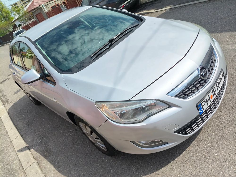Opel Astra J [2009 - 2018] 1.3 CDTI Enjoy 2010