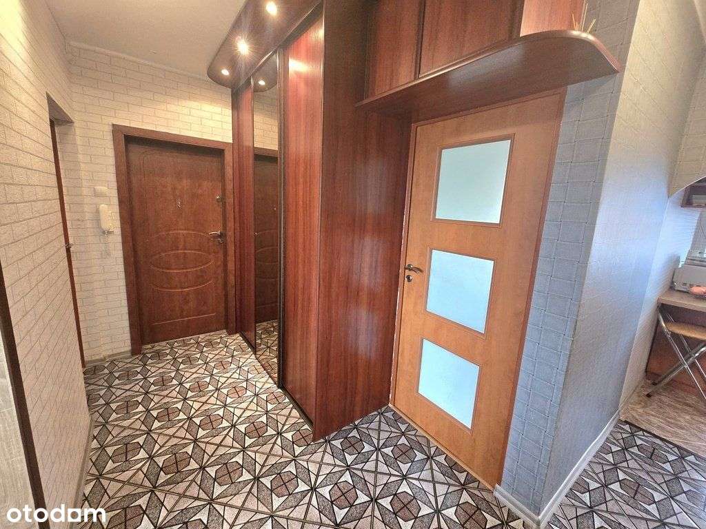 Zadbane trzypokojowe mieszkanie-10