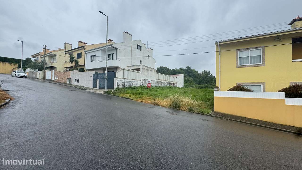 Lote para construção de moradia geminada em Grijó - Grande imagem: 3/5